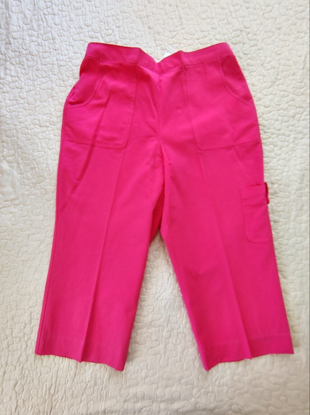 Alfred Dunner Women's Hot Pink Capri Pants Size 8.
